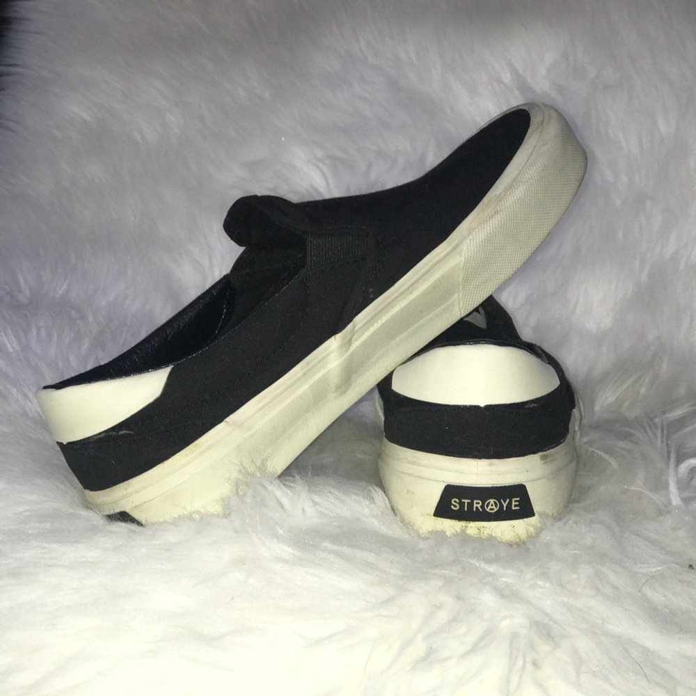 Straye slip on - black and white, 9 women